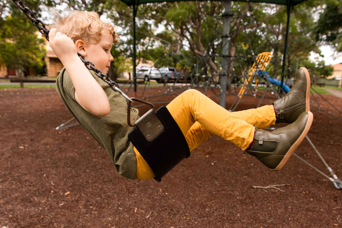 Buying winter boots for kids